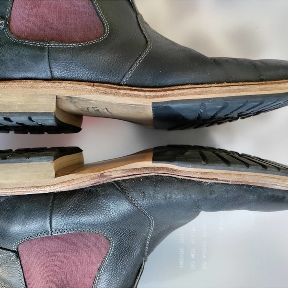 Florsheim pull-on black leather boots size 10.5 D main image 6
